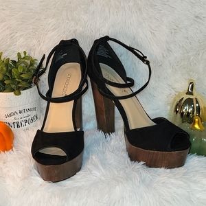 Shoe Dazzle - Wylie Black and Brown Platform Pump Sandals 9
